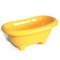 Kleine Keramikbadewanne - gelb mit süßen Badewannenfüßen